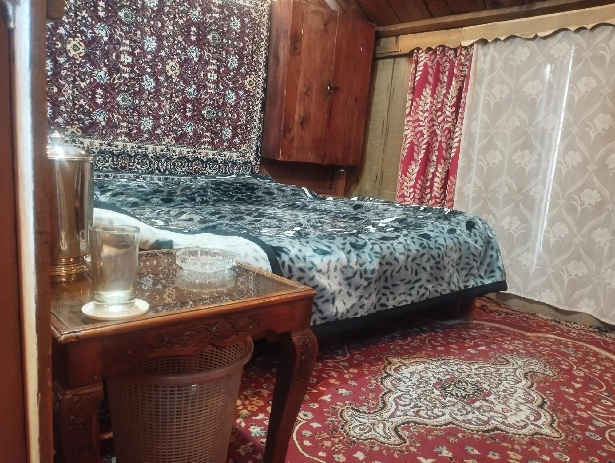 Апартаменты Pana 4 Boat House Сринагар Экстерьер фото